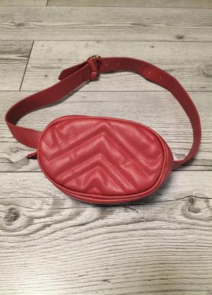 Сумочка на пояс або бананка