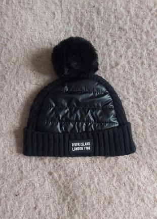 Комбинированая стеганая шапка и текстиль с помпоном черная river island mini 1-5 лет