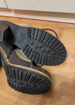 Стильні жіночі демі ботинки ботильйони шкіряні на підборах, р.37/24см