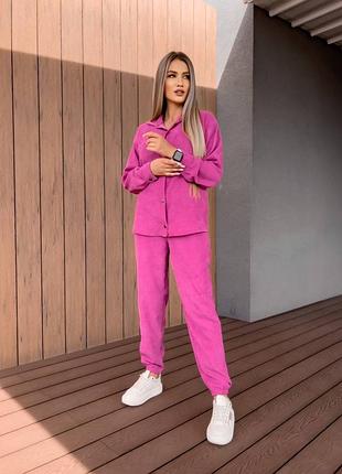 Жіночий костюм