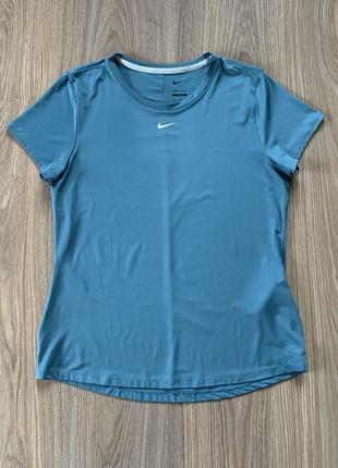 Женская спортивная футболка nike slim fit1 фото