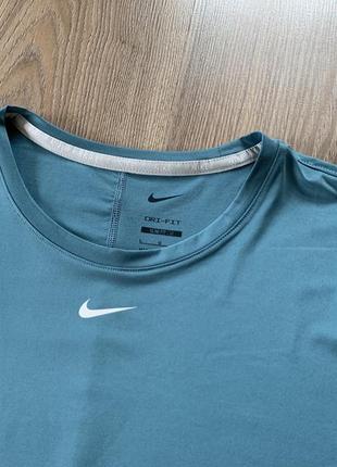 Женская спортивная футболка nike slim fit4 фото