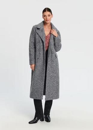 Женское длинное пальто из букле