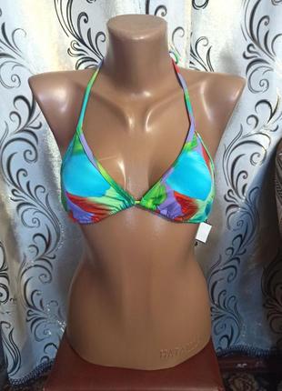 Яскравий верх від купальника