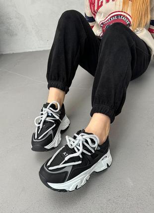 Черные кроссовки на белой подошве(есть белые и беж.)