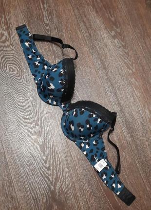 Новый красивый бюстгалтер р. 36 d80 d от peacocks, косточки, поролон, кружево