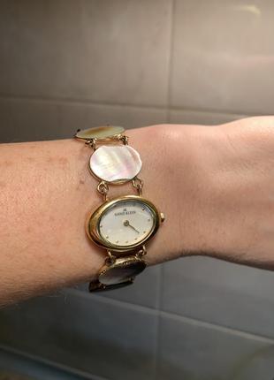 Anne klein кварцевые женские часы с перламутром7 фото