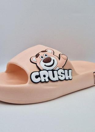 Стильные женские шлепанцы с медведем