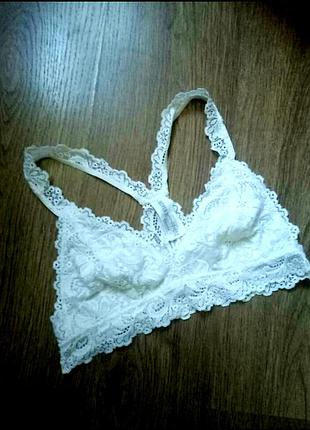 Белый кружевной бюстик топ размер м