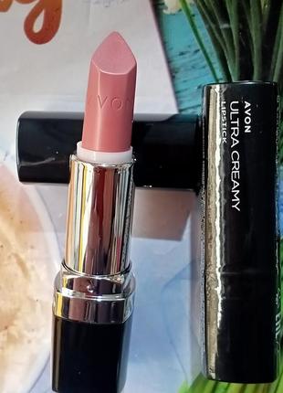Увлажняющая кремовая губная помада ультра avon пудровая мечта/blush nude