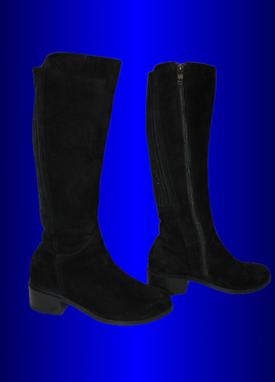 Жіночі замшеві чоботи на широку повну ногу високі на низькому ході каблуці чорні з камінням3 фото