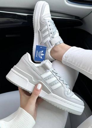 Жіночі кросівки adidas forum 84 low / адідас / демісезонні / весняні, літні, осінні / взуття / шкіра, замша / білі, сірі, бежеві, рожеві