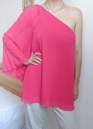 Блуза на одне плече фуксія розова topshop