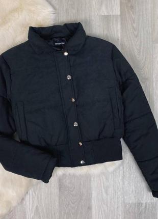 Укорочена куртка від prettylittlething