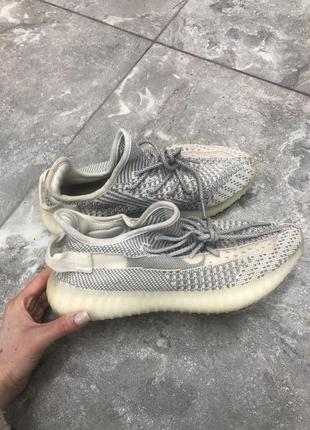 Кроссовки adidas yeezy boost 350 v2  оригинал