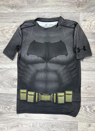 Under armour fit ted batman подростковая серая с принтом оригинал