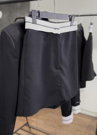 Женская юбка-шорты классическая с белым поясом2 фото