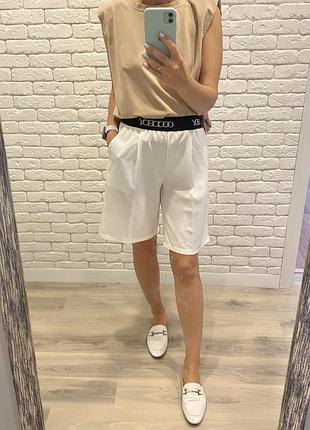 Шорты с широкой резинкой