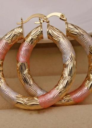 Серьги кольца женские золотистые в форме колец5 фото