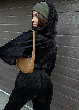 Чорний жіночий плюшевий теплий велюровий комбінезон на змійці з подвійним капюшоном3 фото
