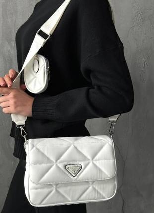 Жіноча сумка prada re-nylon padded shoulder white7 фото