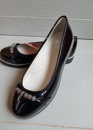 Лакові туфлі для дівчинки з супінатором кольору р.34-38