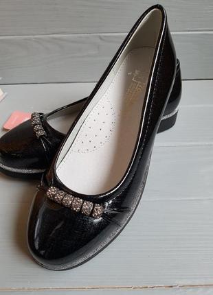 Лакові туфлі для дівчинки з супінатором кольору р. 34-38