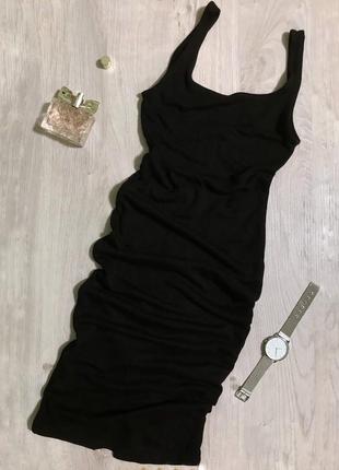 Базове чорне плаття від бренду bershka/cукня/плаття/базове плаття/тренд