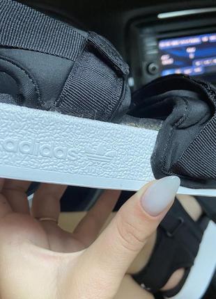 Adidas adilette sandals black 🆕 женские сандали адидас 🆕 черные на белой подошве3 фото