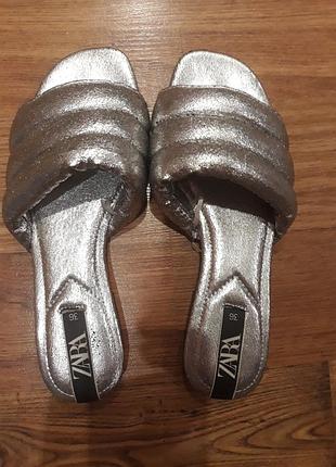 Zara шльопанці