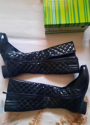 Деми кожа-лак сапожки р.38