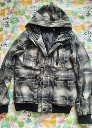 Отличная курточка весна-осень на мужчину р.л