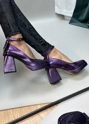 Фіолетові блисучі шкіряні туфлі з бантиком позаду колір на вибір