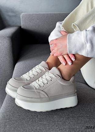 Кросівки жіночі сірі