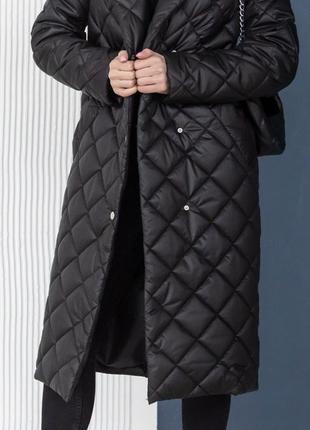 Демісезонне стьобане пальто з відкладним коміром з поясом5 фото
