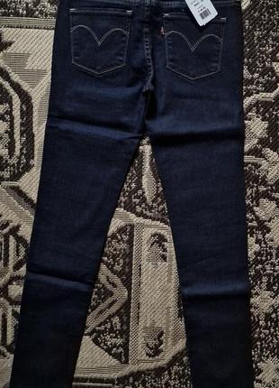 Брендовые фирменные демисезонные летние женские стрейчевые джинсы levi's,оригинал,новые с бирками,размер 26 made in poland.