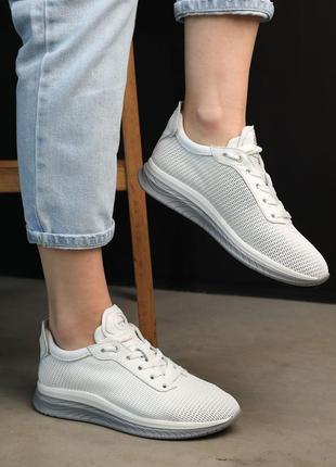 Кросівки жіночі шкіряні білі