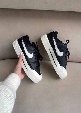 Жіночі шкіряні кеди на платформі nike court legacy black white3 фото