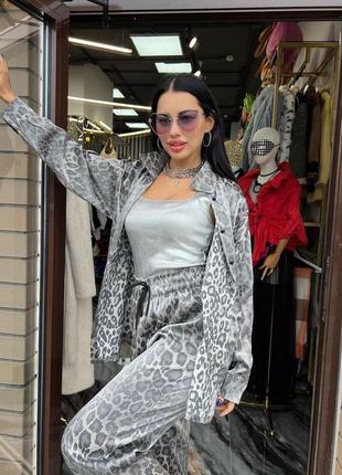 Женский костюм из очень качественного сатина