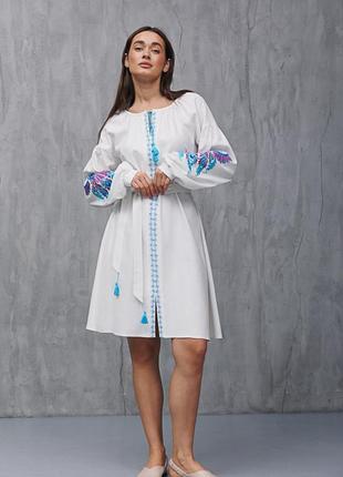 Розкльошене плаття-вишиванка молочне з жар-пташками на рукавах10 фото