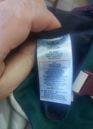 Рюкзак adidas originals
цвет зеленый маленький узорчатый3 фото