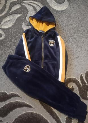 Спортивный костюм