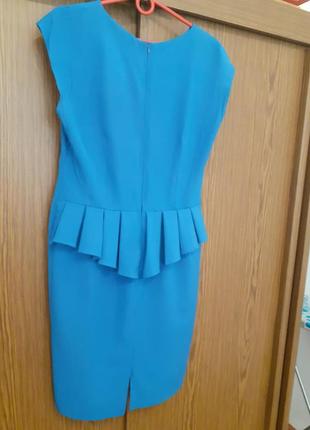 Платье с баской