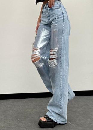 Стильные джинсы с серебряным напылением рваные палаццо тренд сезона2 фото