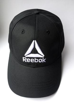 Кепка чорна класична бейсболка з вишивкою логотипом reebok на весну літо