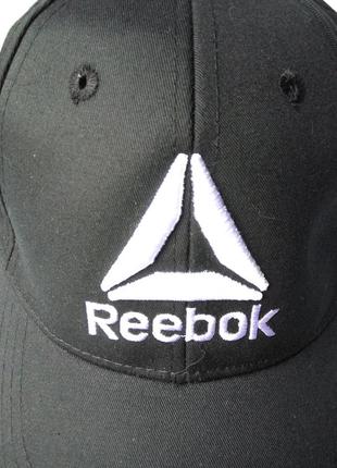 Кепка черная классическая бейсболка с вышивкой reebok логотипом на весну лето3 фото