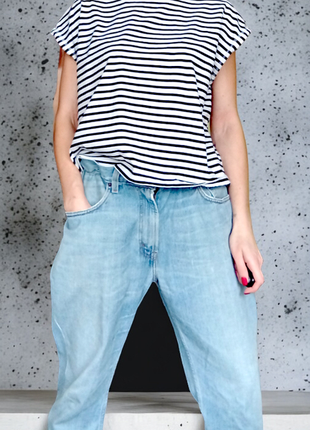Крутые женские джинсы мом от levi's 🐦1 фото