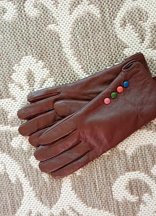 Кожаные перчатки