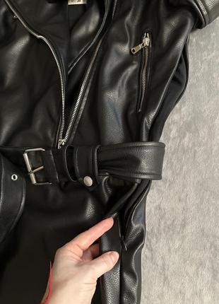 Zara стильное мини платье из искусственной кожи8 фото