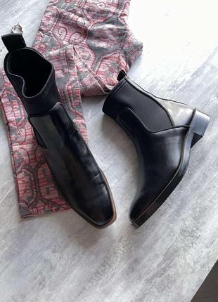 Черные базовые боты zara